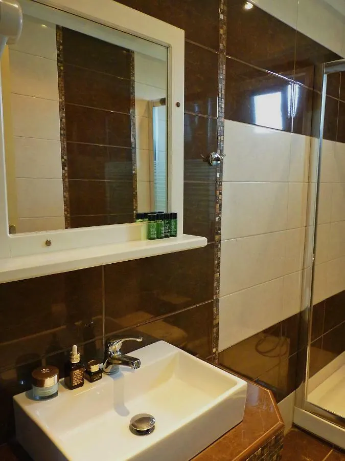 Yannis Apartments Afytos 0*,  Greece